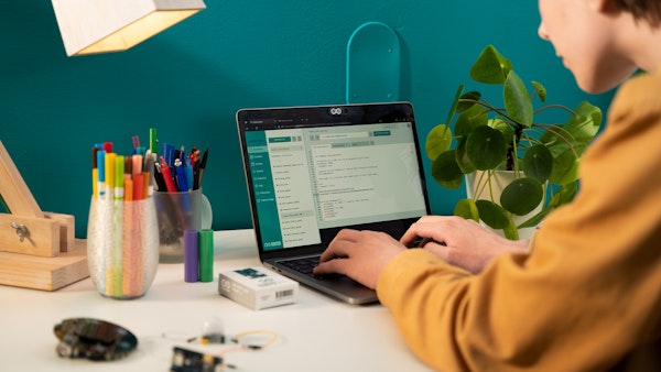 Friend or Foe? Learning to Code in an AI-Driven World